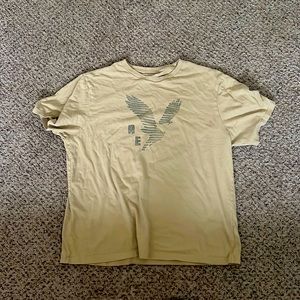 American Eagle T shirt